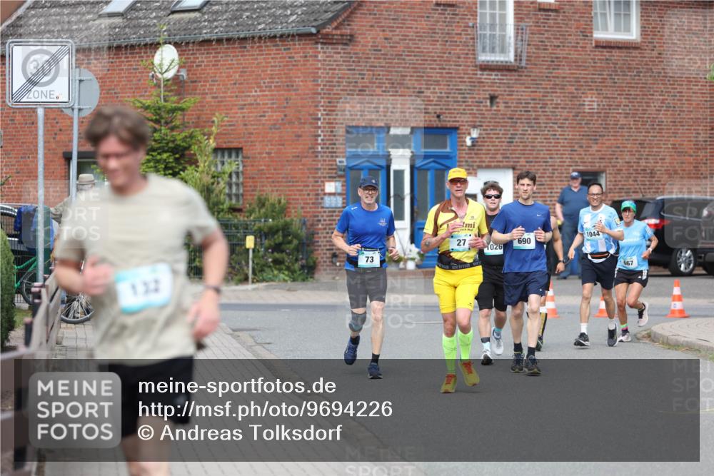 10.05.2026 - 8. Wedeler Halbmarathon Andreas Tolksdorf http://msf.ph/oto/9694226 10.05.2026 10:21:45 Laufen 1044, 27, 690, 026, 73, 667 meine-sportfotos.de