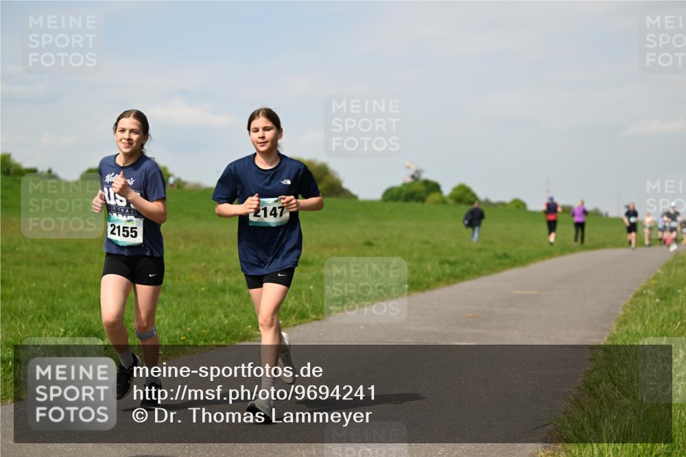 10.05.2026 - 8. Wedeler Halbmarathon Dr. Thomas Lammeyer http://msf.ph/oto/9694241 10.05.2026 11:19:06 Laufen 2155, 2147 meine-sportfotos.de