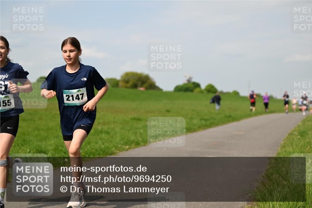 10.05.2026 - 8. Wedeler Halbmarathon Dr. Thomas Lammeyer http://msf.ph/oto/9694250 10.05.2026 11:19:06 Laufen 2147 meine-sportfotos.de