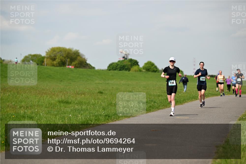 10.05.2026 - 8. Wedeler Halbmarathon Dr. Thomas Lammeyer http://msf.ph/oto/9694264 10.05.2026 11:19:15 Laufen 735, 169 meine-sportfotos.de