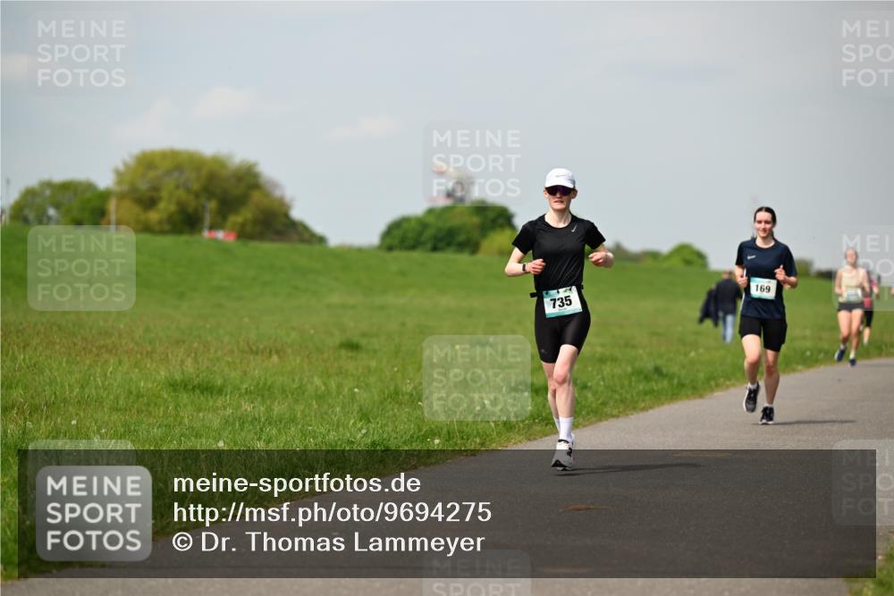 10.05.2026 - 8. Wedeler Halbmarathon Dr. Thomas Lammeyer http://msf.ph/oto/9694275 10.05.2026 11:19:16 Laufen 735, 169 meine-sportfotos.de