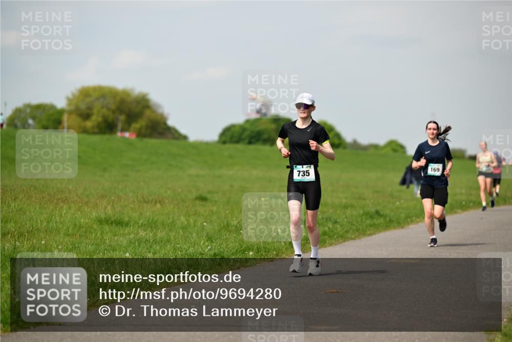 10.05.2026 - 8. Wedeler Halbmarathon Dr. Thomas Lammeyer http://msf.ph/oto/9694280 10.05.2026 11:19:16 Laufen 735, 169 meine-sportfotos.de