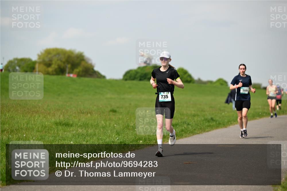10.05.2026 - 8. Wedeler Halbmarathon Dr. Thomas Lammeyer http://msf.ph/oto/9694283 10.05.2026 11:19:16 Laufen 735, 169 meine-sportfotos.de