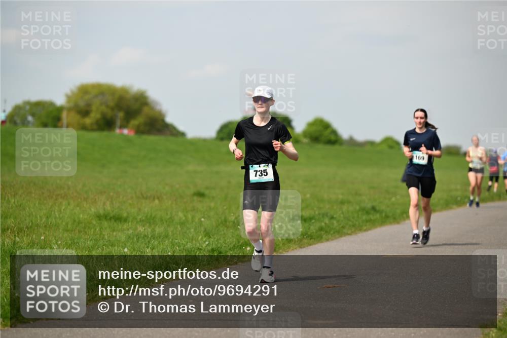 10.05.2026 - 8. Wedeler Halbmarathon Dr. Thomas Lammeyer http://msf.ph/oto/9694291 10.05.2026 11:19:17 Laufen 735, 169 meine-sportfotos.de