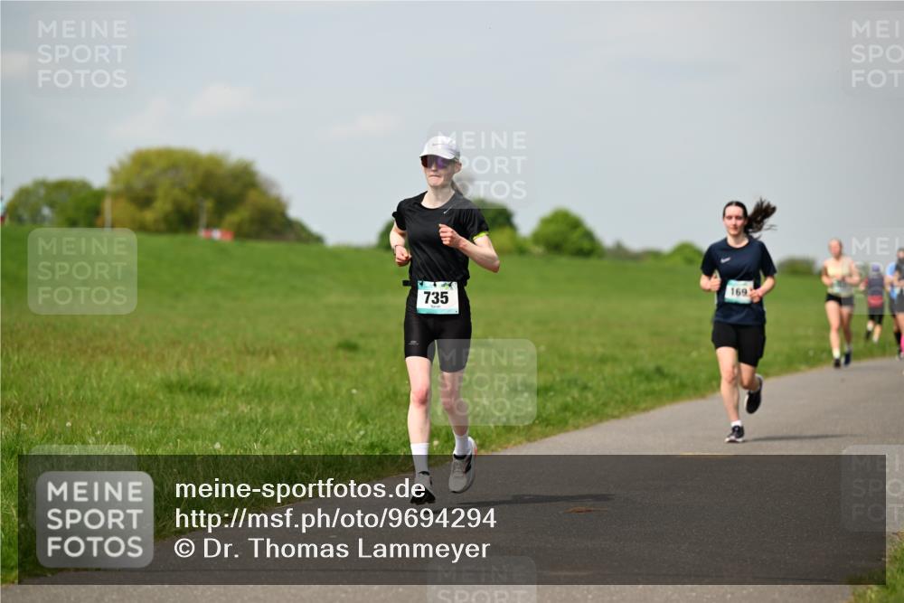 10.05.2026 - 8. Wedeler Halbmarathon Dr. Thomas Lammeyer http://msf.ph/oto/9694294 10.05.2026 11:19:17 Laufen 735, 169 meine-sportfotos.de
