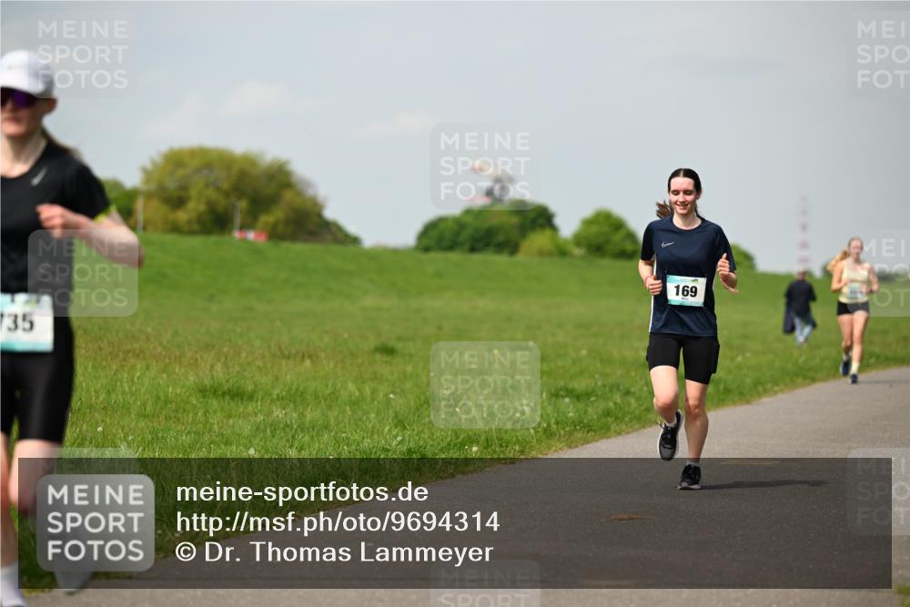 10.05.2026 - 8. Wedeler Halbmarathon Dr. Thomas Lammeyer http://msf.ph/oto/9694314 10.05.2026 11:19:19 Laufen 735, 169 meine-sportfotos.de