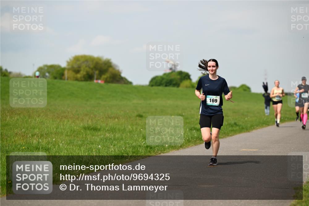 10.05.2026 - 8. Wedeler Halbmarathon Dr. Thomas Lammeyer http://msf.ph/oto/9694325 10.05.2026 11:19:19 Laufen 169 meine-sportfotos.de