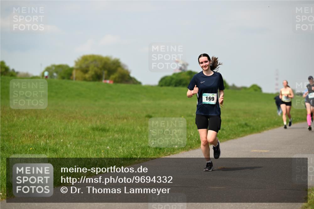 10.05.2026 - 8. Wedeler Halbmarathon Dr. Thomas Lammeyer http://msf.ph/oto/9694332 10.05.2026 11:19:20 Laufen 169 meine-sportfotos.de