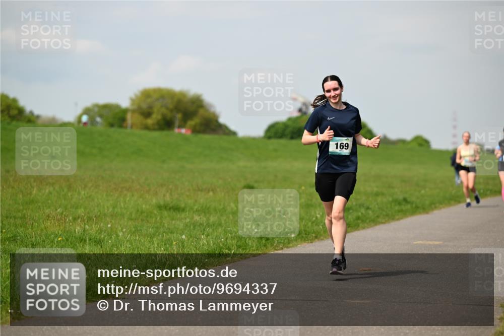 10.05.2026 - 8. Wedeler Halbmarathon Dr. Thomas Lammeyer http://msf.ph/oto/9694337 10.05.2026 11:19:20 Laufen 169 meine-sportfotos.de