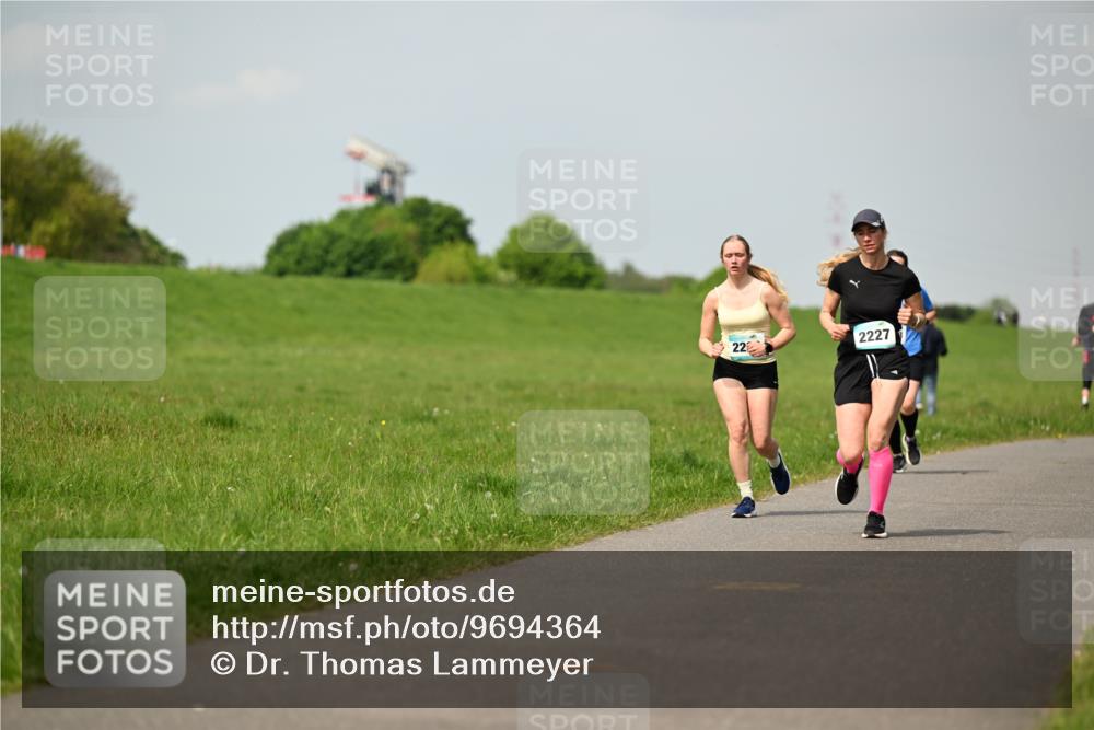 10.05.2026 - 8. Wedeler Halbmarathon Dr. Thomas Lammeyer http://msf.ph/oto/9694364 10.05.2026 11:19:23 Laufen 2227 meine-sportfotos.de