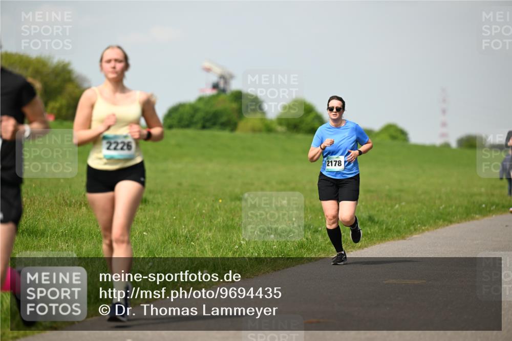 10.05.2026 - 8. Wedeler Halbmarathon Dr. Thomas Lammeyer http://msf.ph/oto/9694435 10.05.2026 11:19:28 Laufen 2226, 2178 meine-sportfotos.de