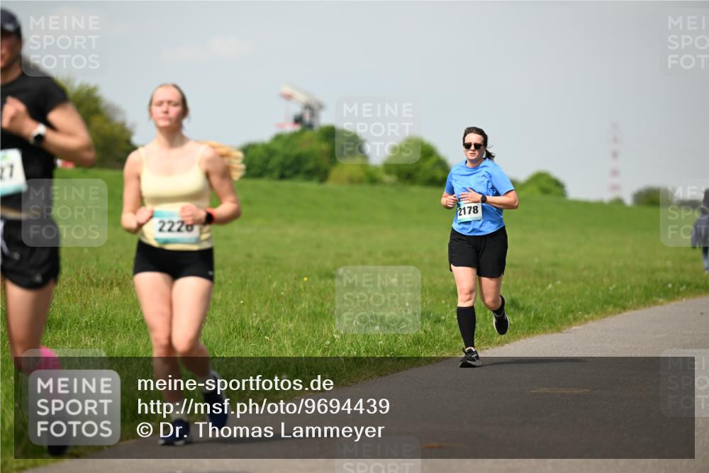 10.05.2026 - 8. Wedeler Halbmarathon Dr. Thomas Lammeyer http://msf.ph/oto/9694439 10.05.2026 11:19:28 Laufen 2220, 2178 meine-sportfotos.de