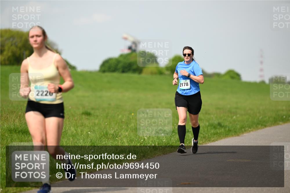 10.05.2026 - 8. Wedeler Halbmarathon Dr. Thomas Lammeyer http://msf.ph/oto/9694450 10.05.2026 11:19:29 Laufen 2226, 2178 meine-sportfotos.de