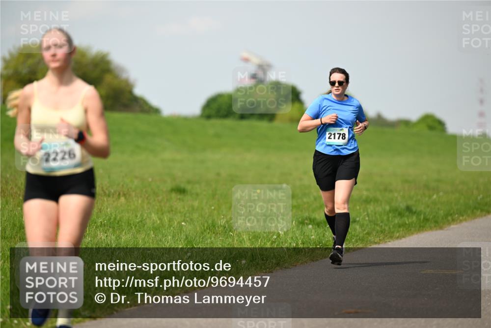 10.05.2026 - 8. Wedeler Halbmarathon Dr. Thomas Lammeyer http://msf.ph/oto/9694457 10.05.2026 11:19:29 Laufen 2226, 2178 meine-sportfotos.de