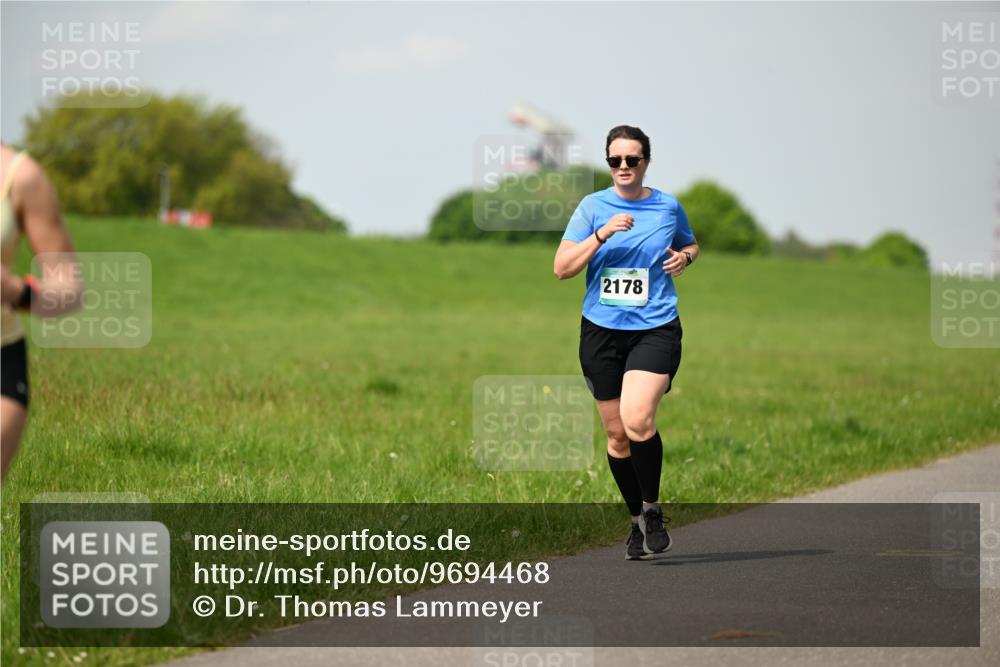 10.05.2026 - 8. Wedeler Halbmarathon Dr. Thomas Lammeyer http://msf.ph/oto/9694468 10.05.2026 11:19:30 Laufen 2178 meine-sportfotos.de