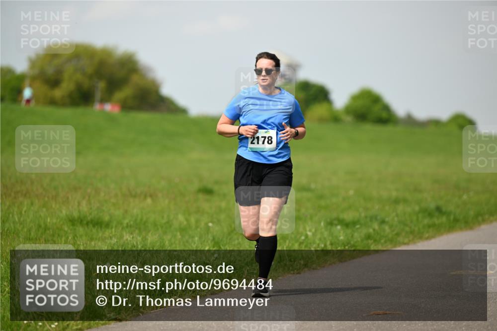 10.05.2026 - 8. Wedeler Halbmarathon Dr. Thomas Lammeyer http://msf.ph/oto/9694484 10.05.2026 11:19:31 Laufen 2178 meine-sportfotos.de