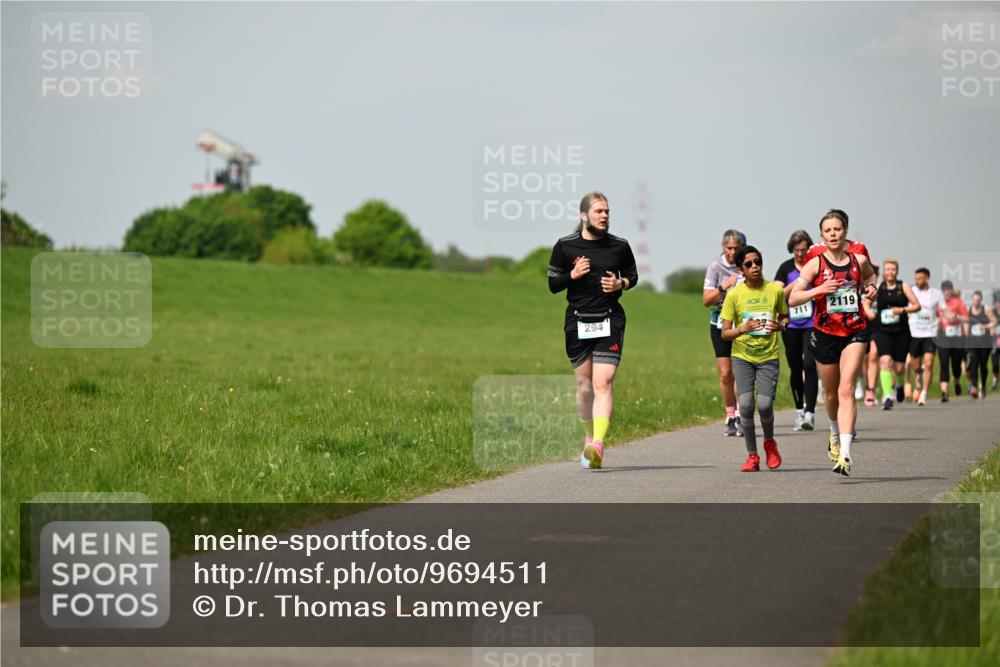 10.05.2026 - 8. Wedeler Halbmarathon Dr. Thomas Lammeyer http://msf.ph/oto/9694511 10.05.2026 11:19:34 Laufen 294, 711, 2119 meine-sportfotos.de