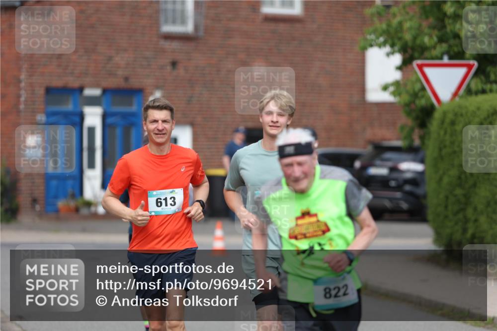 10.05.2026 - 8. Wedeler Halbmarathon Andreas Tolksdorf http://msf.ph/oto/9694521 10.05.2026 10:22:54 Laufen 613, 822 meine-sportfotos.de