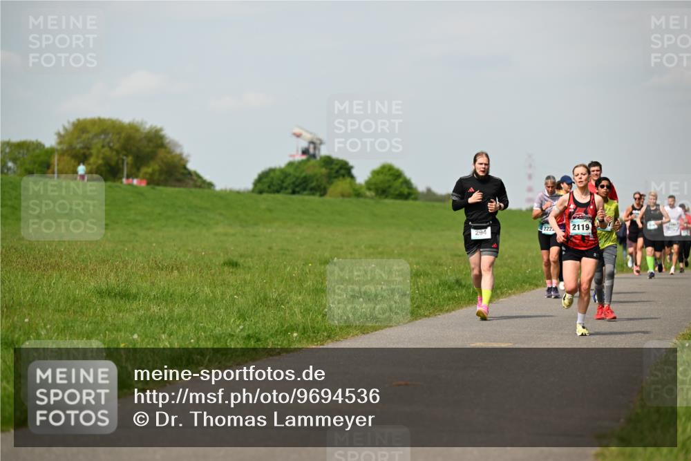 10.05.2026 - 8. Wedeler Halbmarathon Dr. Thomas Lammeyer http://msf.ph/oto/9694536 10.05.2026 11:19:36 Laufen 2119 meine-sportfotos.de