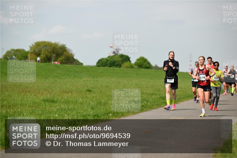 10.05.2026 - 8. Wedeler Halbmarathon Dr. Thomas Lammeyer http://msf.ph/oto/9694539 10.05.2026 11:19:36 Laufen  meine-sportfotos.de