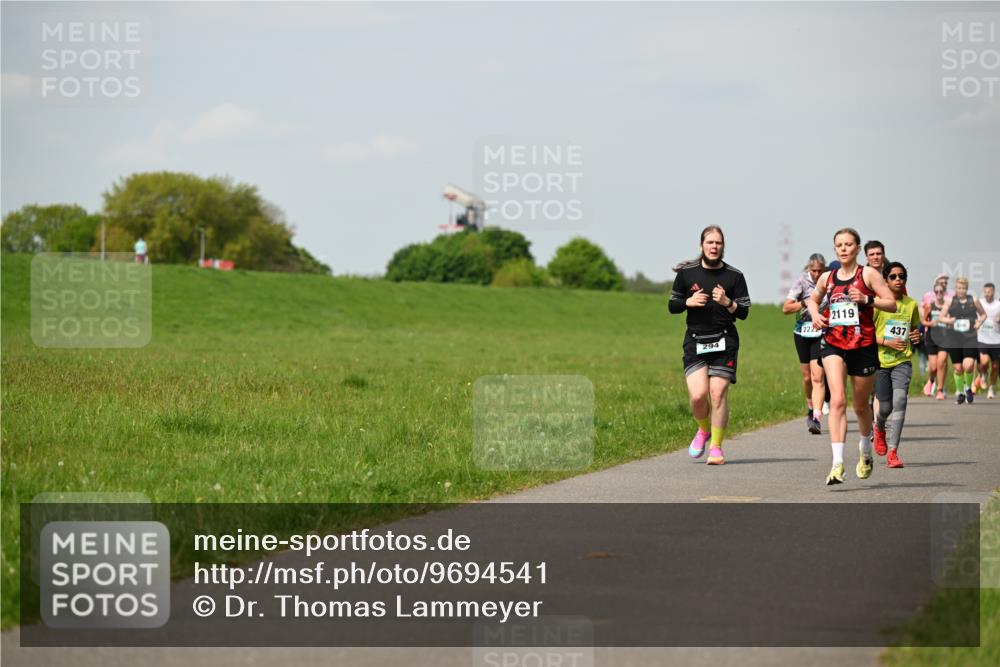 10.05.2026 - 8. Wedeler Halbmarathon Dr. Thomas Lammeyer http://msf.ph/oto/9694541 10.05.2026 11:19:36 Laufen 294, 222, 2119, 437 meine-sportfotos.de