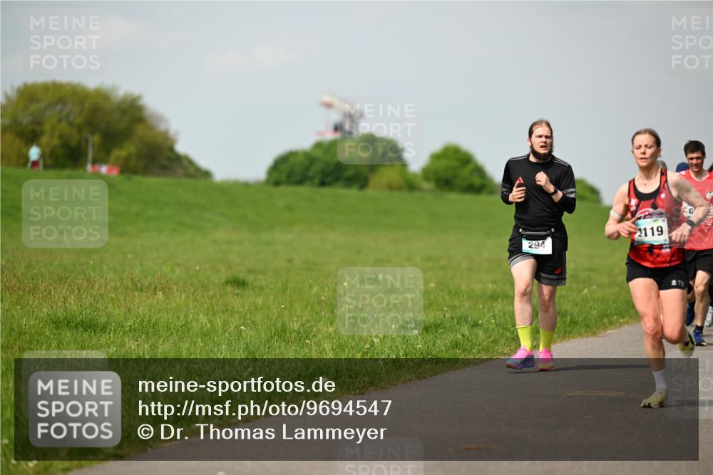 10.05.2026 - 8. Wedeler Halbmarathon Dr. Thomas Lammeyer http://msf.ph/oto/9694547 10.05.2026 11:19:37 Laufen 294, 2119 meine-sportfotos.de