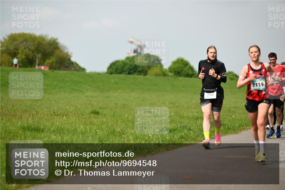 10.05.2026 - 8. Wedeler Halbmarathon Dr. Thomas Lammeyer http://msf.ph/oto/9694548 10.05.2026 11:19:37 Laufen 2119, 294 meine-sportfotos.de