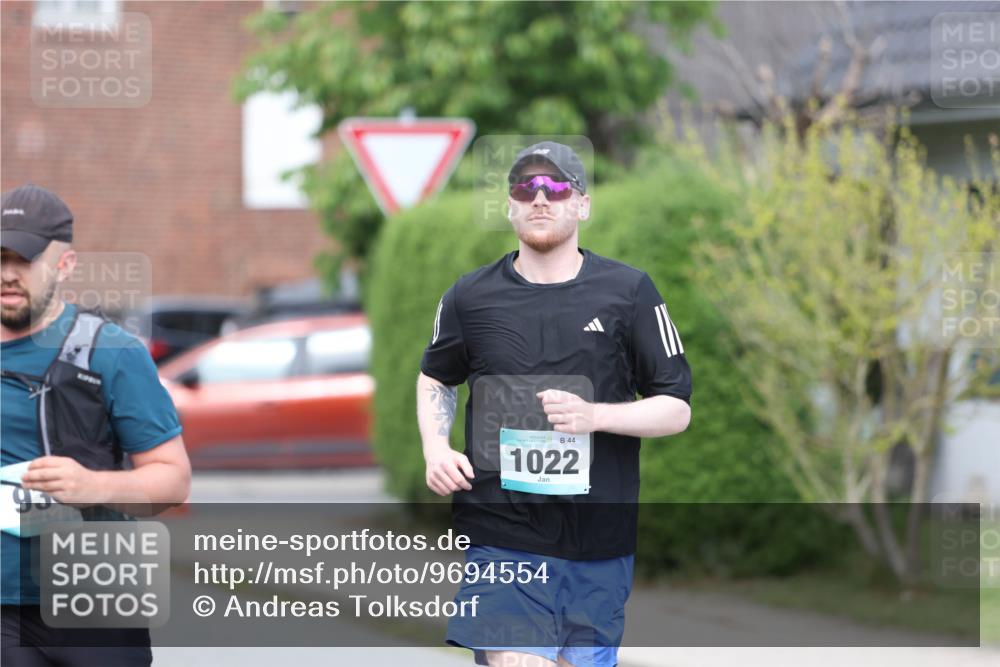 10.05.2026 - 8. Wedeler Halbmarathon Andreas Tolksdorf http://msf.ph/oto/9694554 10.05.2026 10:22:58 Laufen 93, 44, 1022 meine-sportfotos.de