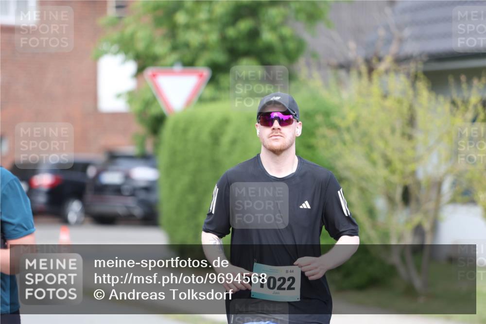 10.05.2026 - 8. Wedeler Halbmarathon Andreas Tolksdorf http://msf.ph/oto/9694568 10.05.2026 10:22:59 Laufen 44, 1022 meine-sportfotos.de