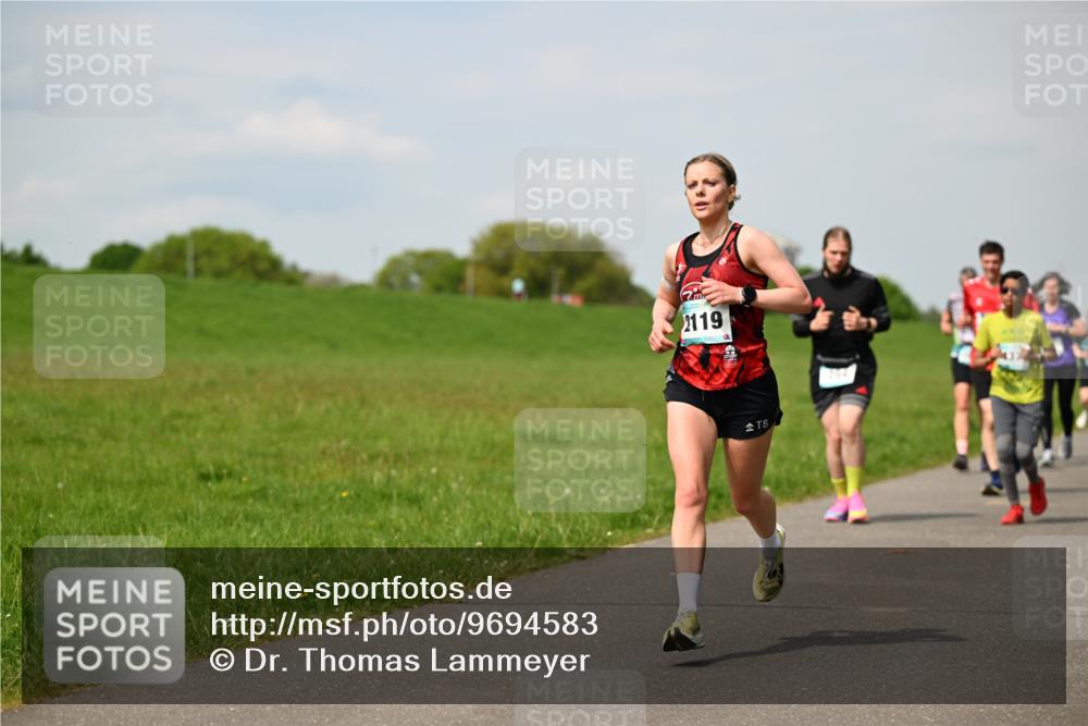 10.05.2026 - 8. Wedeler Halbmarathon Dr. Thomas Lammeyer http://msf.ph/oto/9694583 10.05.2026 11:19:39 Laufen 2119 meine-sportfotos.de