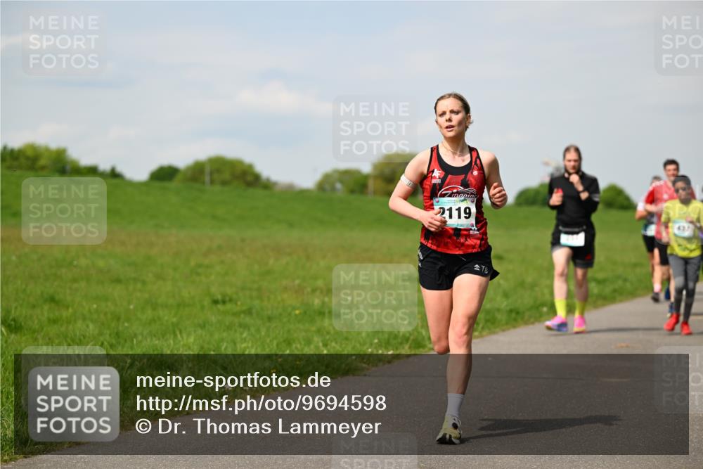 10.05.2026 - 8. Wedeler Halbmarathon Dr. Thomas Lammeyer http://msf.ph/oto/9694598 10.05.2026 11:19:40 Laufen 2119 meine-sportfotos.de
