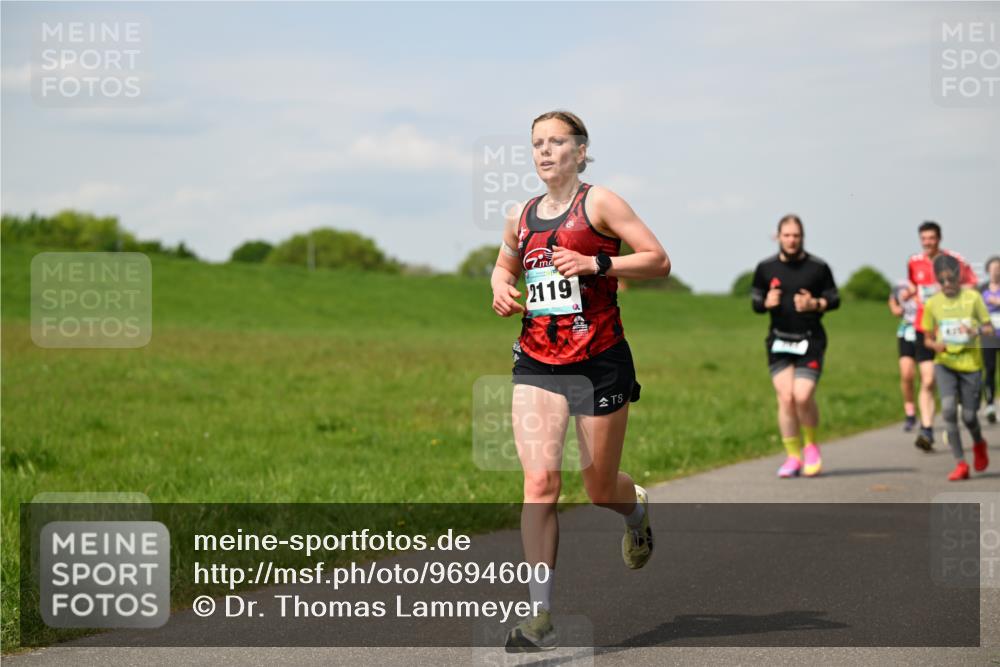 10.05.2026 - 8. Wedeler Halbmarathon Dr. Thomas Lammeyer http://msf.ph/oto/9694600 10.05.2026 11:19:40 Laufen 2119, 409 meine-sportfotos.de