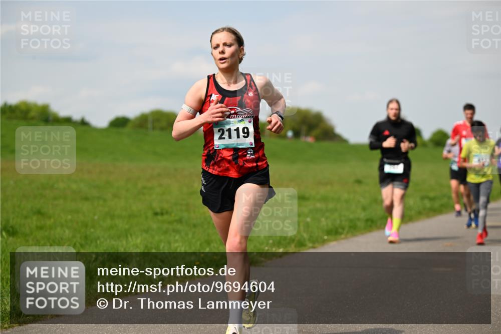 10.05.2026 - 8. Wedeler Halbmarathon Dr. Thomas Lammeyer http://msf.ph/oto/9694604 10.05.2026 11:19:40 Laufen 2119 meine-sportfotos.de