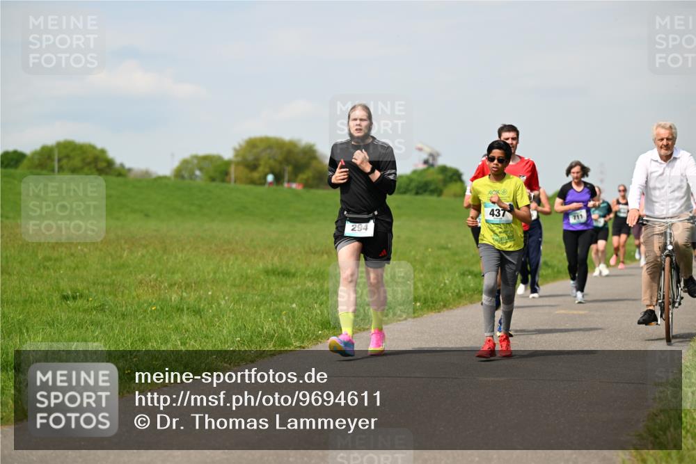 10.05.2026 - 8. Wedeler Halbmarathon Dr. Thomas Lammeyer http://msf.ph/oto/9694611 10.05.2026 11:19:41 Laufen 294, 437, 711 meine-sportfotos.de