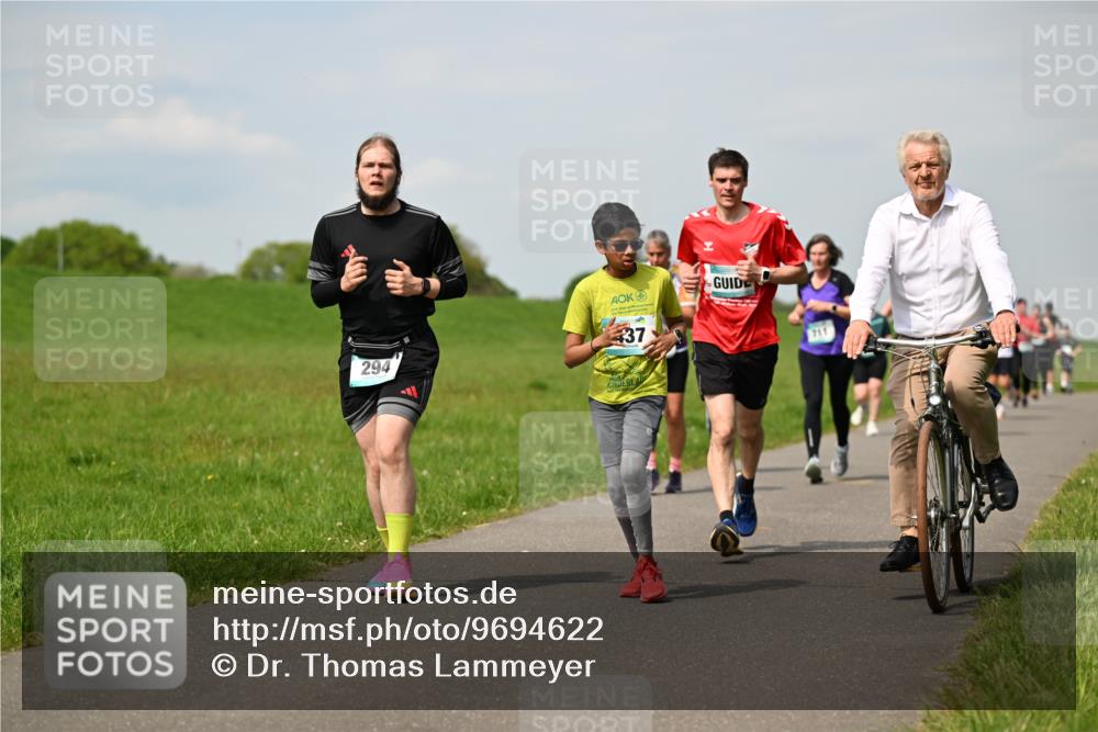 10.05.2026 - 8. Wedeler Halbmarathon Dr. Thomas Lammeyer http://msf.ph/oto/9694622 10.05.2026 11:19:42 Laufen 294, 711 meine-sportfotos.de