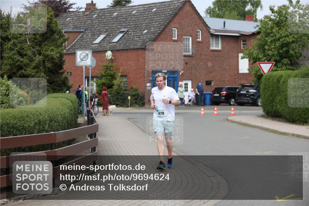 10.05.2026 - 8. Wedeler Halbmarathon Andreas Tolksdorf http://msf.ph/oto/9694624 10.05.2026 10:23:32 Laufen 30, 478 meine-sportfotos.de