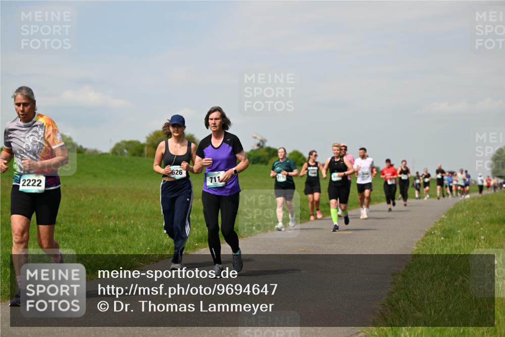 10.05.2026 - 8. Wedeler Halbmarathon Dr. Thomas Lammeyer http://msf.ph/oto/9694647 10.05.2026 11:19:46 Laufen 2222, 626, 711 meine-sportfotos.de