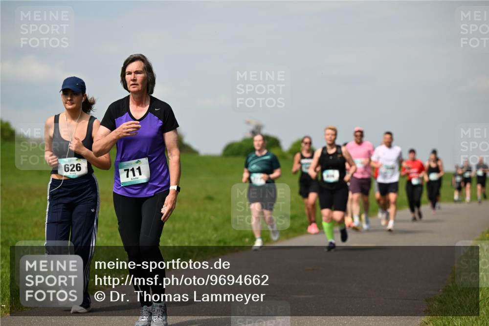 10.05.2026 - 8. Wedeler Halbmarathon Dr. Thomas Lammeyer http://msf.ph/oto/9694662 10.05.2026 11:19:47 Laufen 626, 711 meine-sportfotos.de
