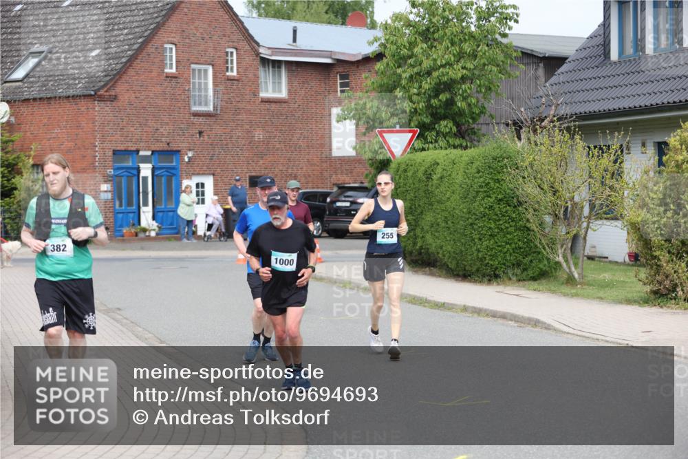 10.05.2026 - 8. Wedeler Halbmarathon Andreas Tolksdorf http://msf.ph/oto/9694693 10.05.2026 10:23:43 Laufen 382, 1000, 255 meine-sportfotos.de