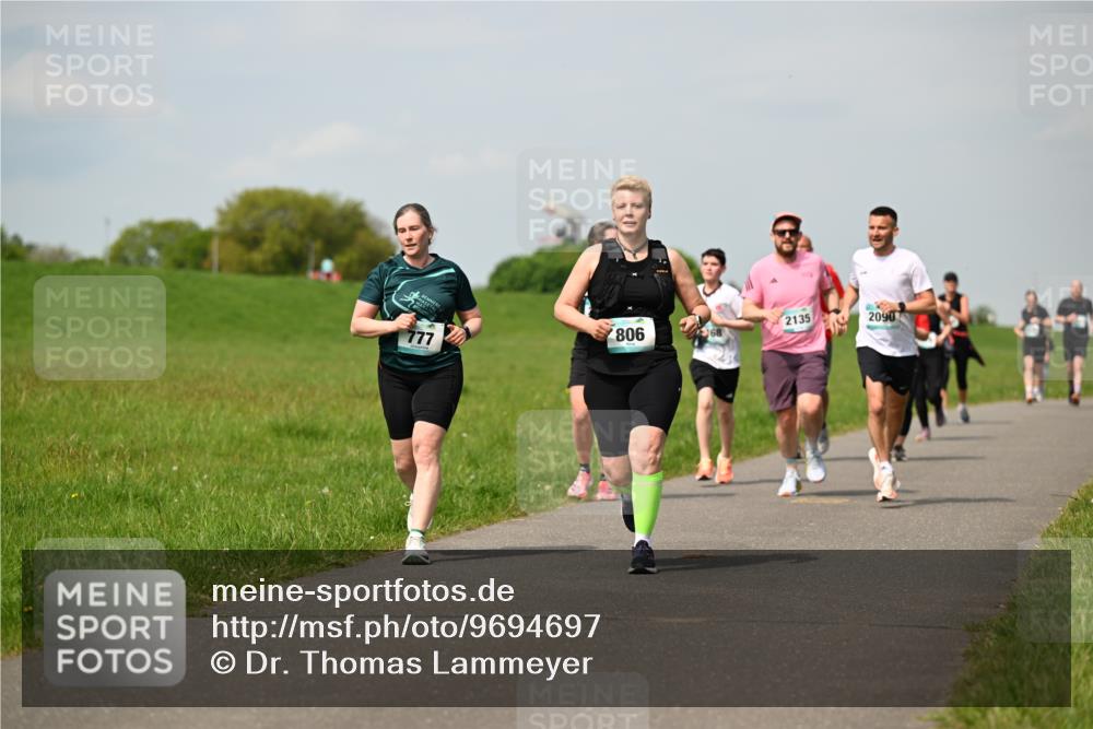 10.05.2026 - 8. Wedeler Halbmarathon Dr. Thomas Lammeyer http://msf.ph/oto/9694697 10.05.2026 11:19:48 Laufen 2135, 2090, 777, 806, 168 meine-sportfotos.de
