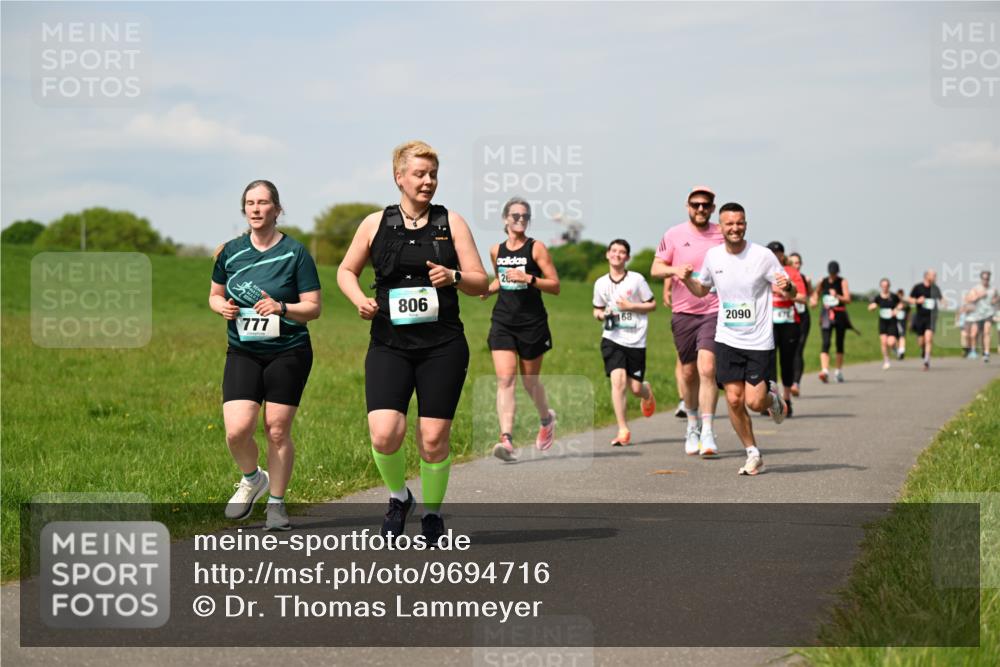 10.05.2026 - 8. Wedeler Halbmarathon Dr. Thomas Lammeyer http://msf.ph/oto/9694716 10.05.2026 11:19:50 Laufen 777, 806, 168, 2090 meine-sportfotos.de