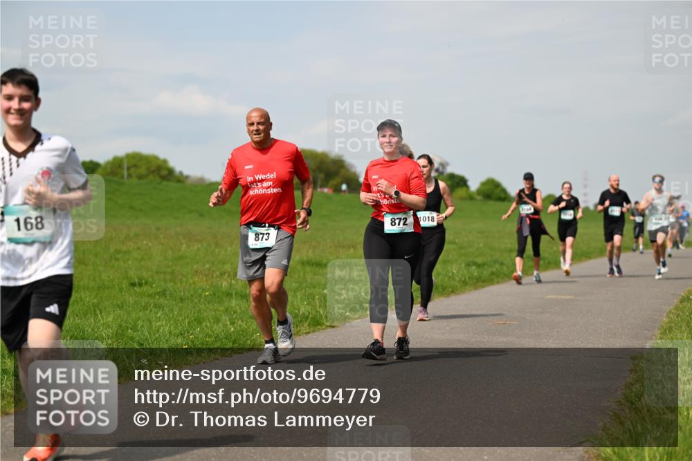 10.05.2026 - 8. Wedeler Halbmarathon Dr. Thomas Lammeyer http://msf.ph/oto/9694779 10.05.2026 11:19:55 Laufen 168, 873, 872, 1018 meine-sportfotos.de