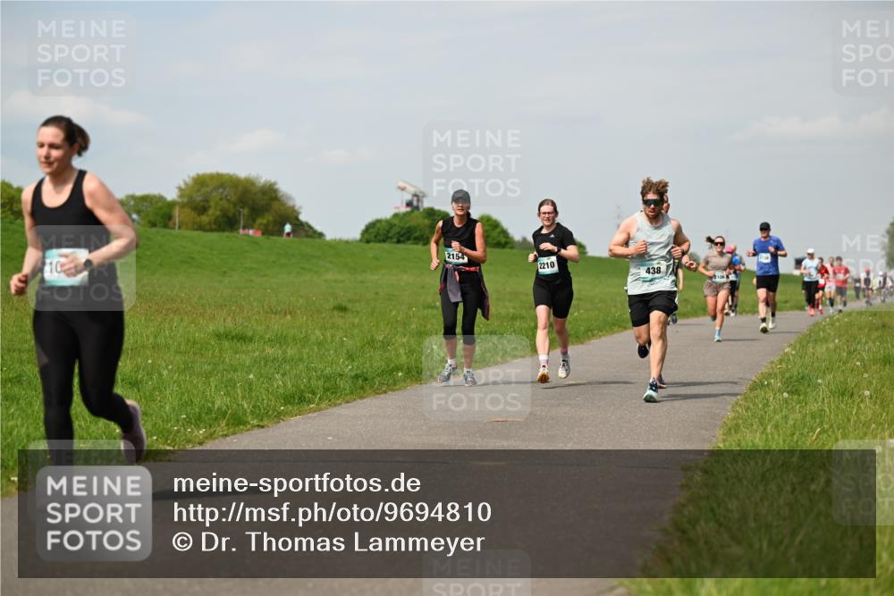 10.05.2026 - 8. Wedeler Halbmarathon Dr. Thomas Lammeyer http://msf.ph/oto/9694810 10.05.2026 11:19:57 Laufen  meine-sportfotos.de