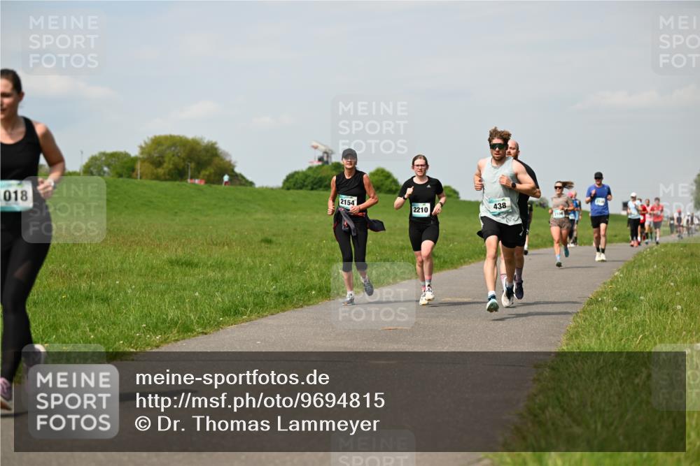 10.05.2026 - 8. Wedeler Halbmarathon Dr. Thomas Lammeyer http://msf.ph/oto/9694815 10.05.2026 11:19:58 Laufen 018, 2154, 438, 2210 meine-sportfotos.de