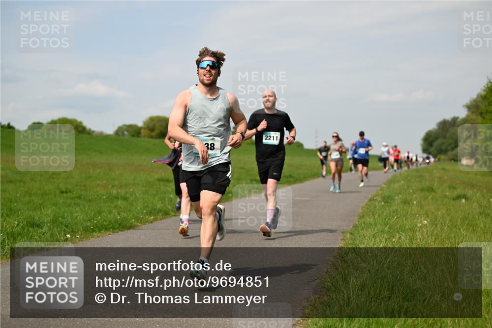 10.05.2026 - 8. Wedeler Halbmarathon Dr. Thomas Lammeyer http://msf.ph/oto/9694851 10.05.2026 11:20:00 Laufen 2211 meine-sportfotos.de
