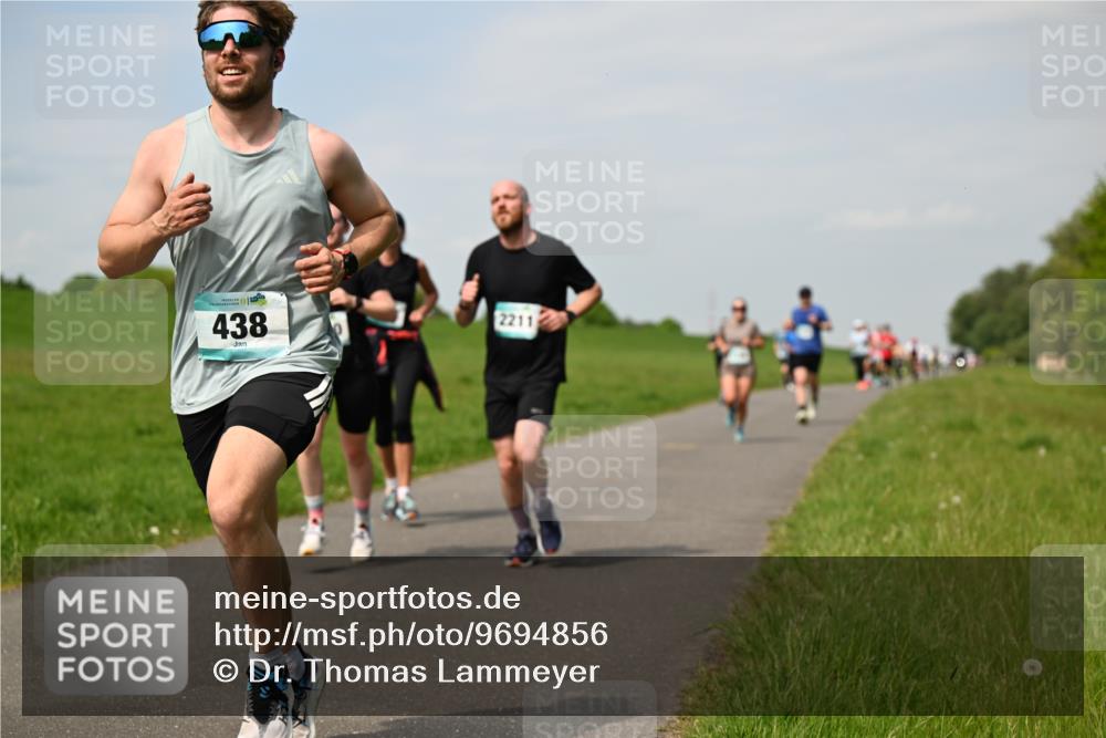 10.05.2026 - 8. Wedeler Halbmarathon Dr. Thomas Lammeyer http://msf.ph/oto/9694856 10.05.2026 11:20:01 Laufen 438, 2211 meine-sportfotos.de