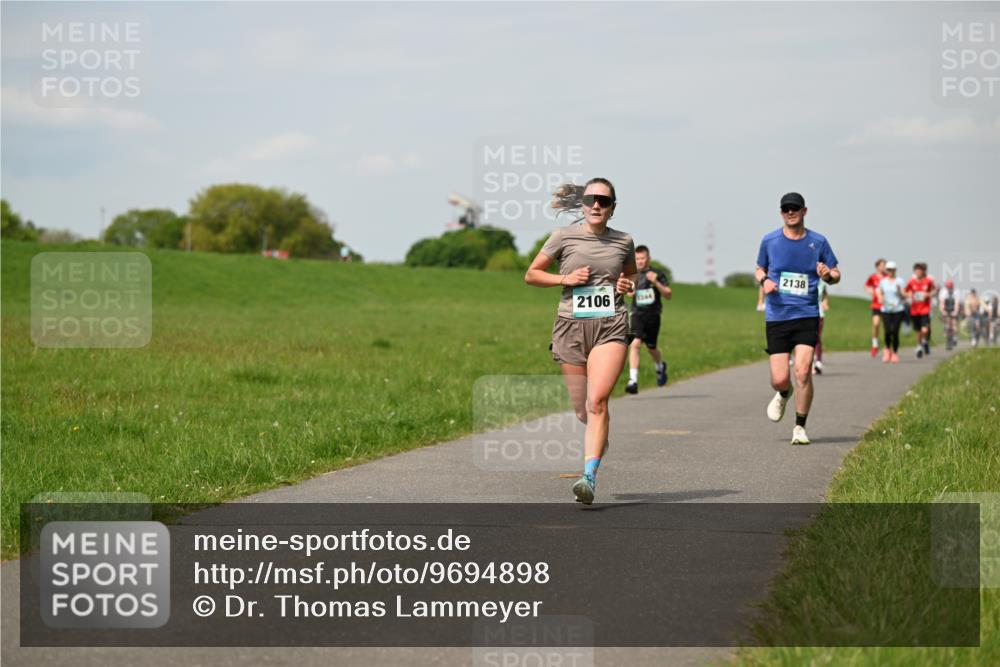 10.05.2026 - 8. Wedeler Halbmarathon Dr. Thomas Lammeyer http://msf.ph/oto/9694898 10.05.2026 11:20:03 Laufen 2106, 2344, 2138 meine-sportfotos.de