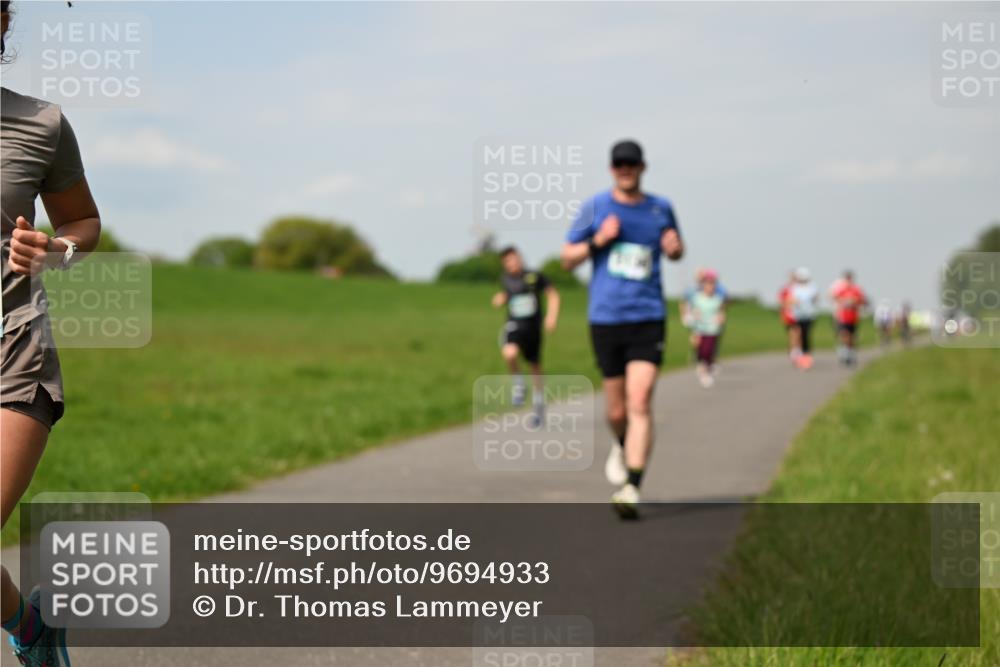 10.05.2026 - 8. Wedeler Halbmarathon Dr. Thomas Lammeyer http://msf.ph/oto/9694933 10.05.2026 11:20:06 Laufen  meine-sportfotos.de