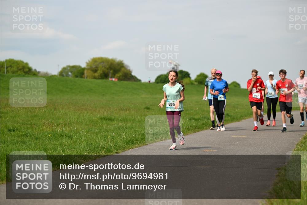 10.05.2026 - 8. Wedeler Halbmarathon Dr. Thomas Lammeyer http://msf.ph/oto/9694981 10.05.2026 11:20:12 Laufen 655, 970, 927 meine-sportfotos.de
