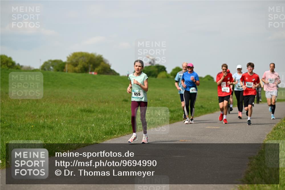 10.05.2026 - 8. Wedeler Halbmarathon Dr. Thomas Lammeyer http://msf.ph/oto/9694990 10.05.2026 11:20:12 Laufen 970, 655, 927, 933 meine-sportfotos.de